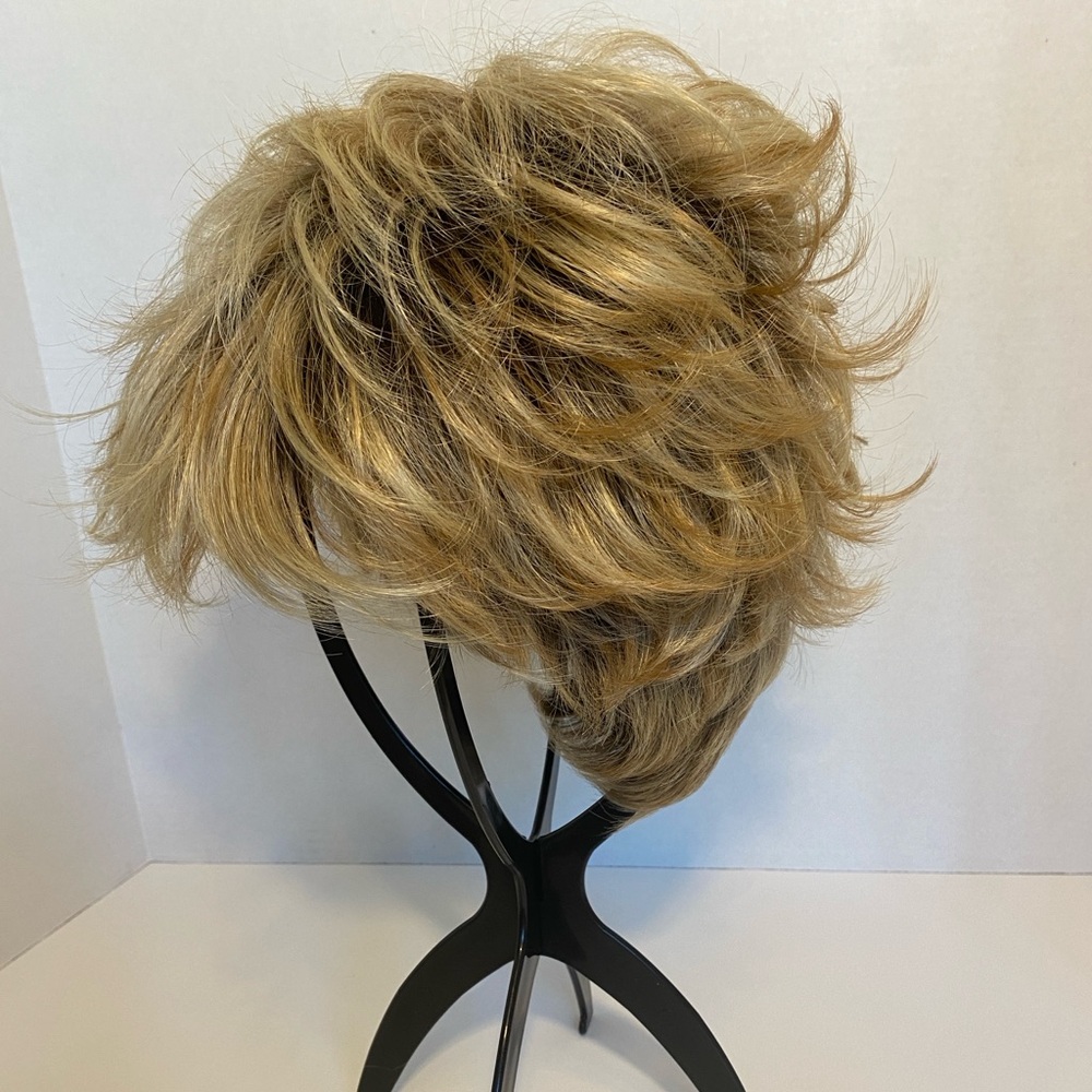 Toni Brattin Wig